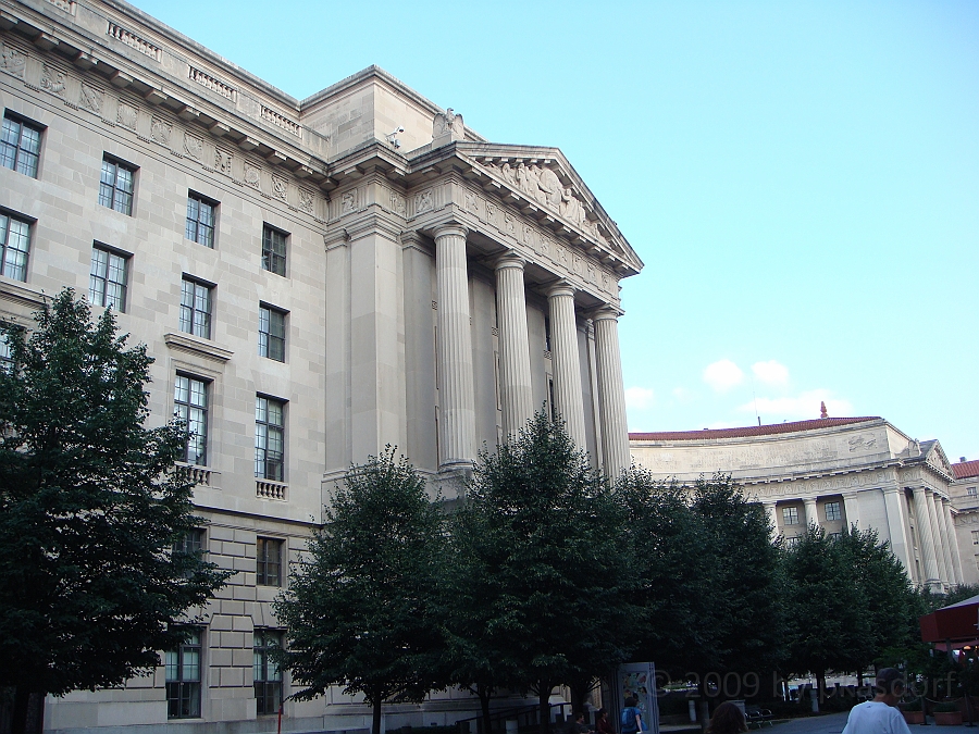Washington DC [2009 July 03] 160.JPG - Scenes from The Ronald Reagan Building & International Trade Center and Woodrow Wilson Plaza